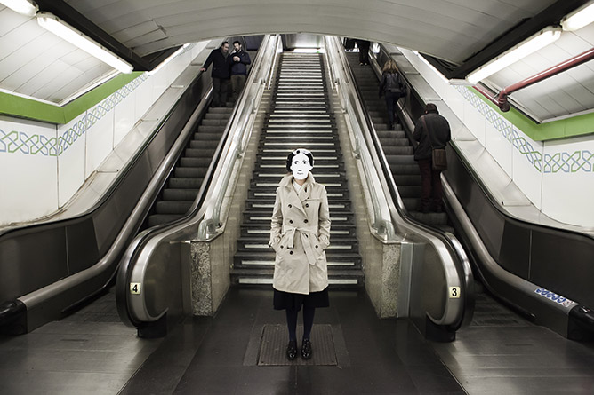 s/t de la serie "who was i then?"